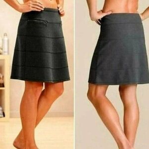 Athleta Cassava Strata Skirt.2Zipper Pockets A-Line Mini. Deep Black. Size S.